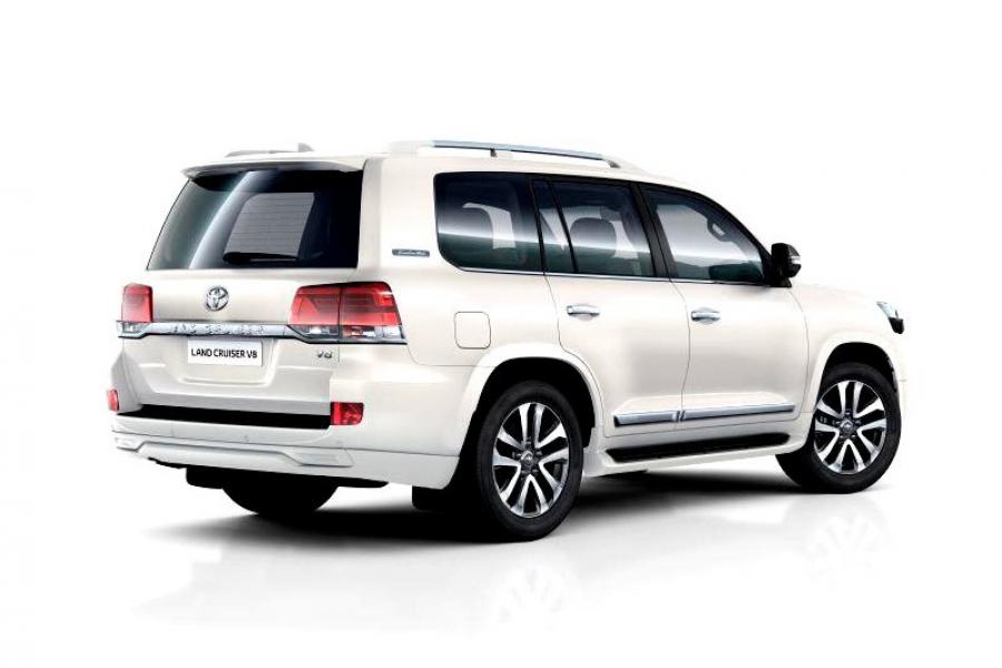  Toyota Land Cruiser 200 Executive White 2016 года  (CIS) (фото 2 из 6)
